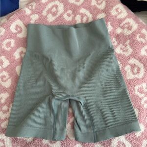 Women's Ribbed High-Waist Shorts - Green